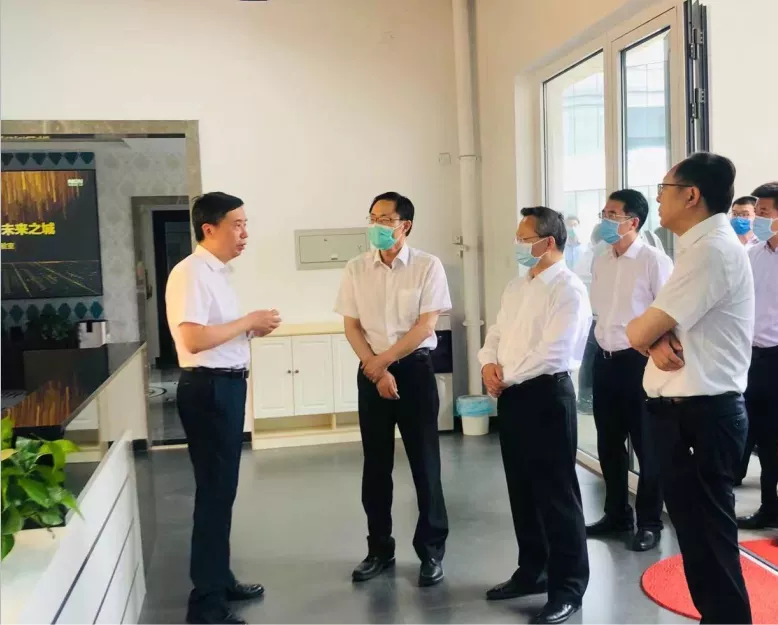 视察1.jpg 视察1.jpg