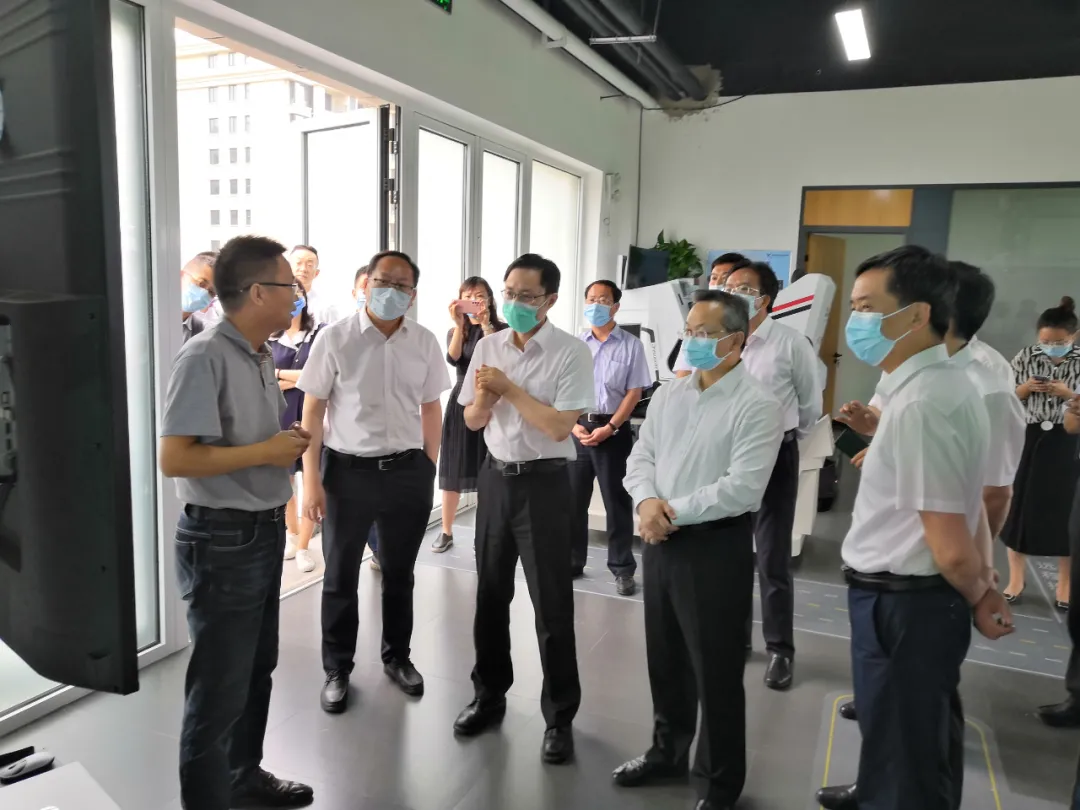 视察4.jpg 视察4.jpg